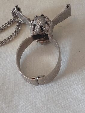 Vintage Glove Holder Clip